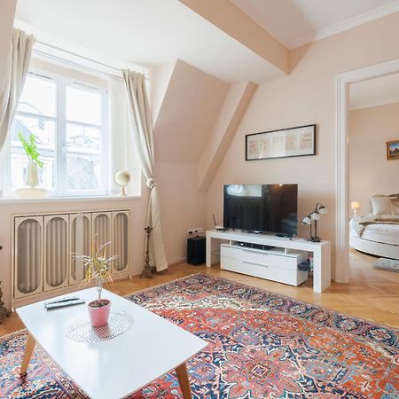 View To The Roofs Luxury Apartment With 2 Bedrooms Budapest Luaran gambar