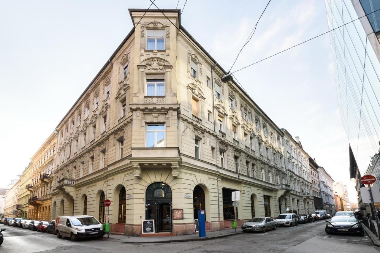 View To The Roofs Luxury Apartment With 2 Bedrooms Budapest Luaran gambar