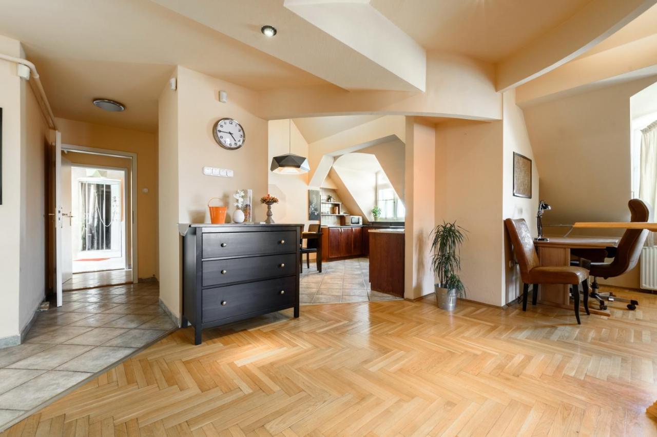 View To The Roofs Luxury Apartment With 2 Bedrooms Budapest Luaran gambar