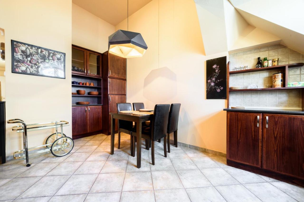 View To The Roofs Luxury Apartment With 2 Bedrooms Budapest Luaran gambar