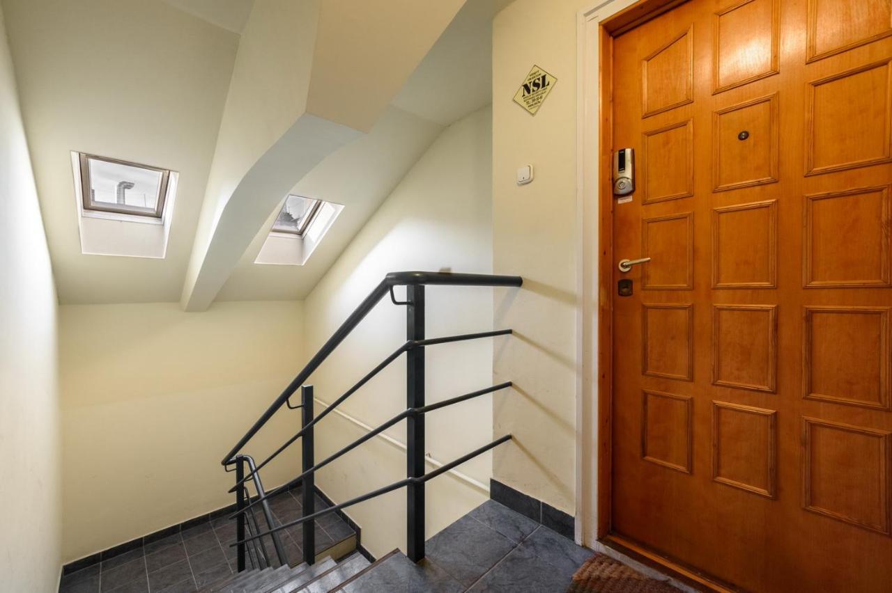 View To The Roofs Luxury Apartment With 2 Bedrooms Budapest Luaran gambar