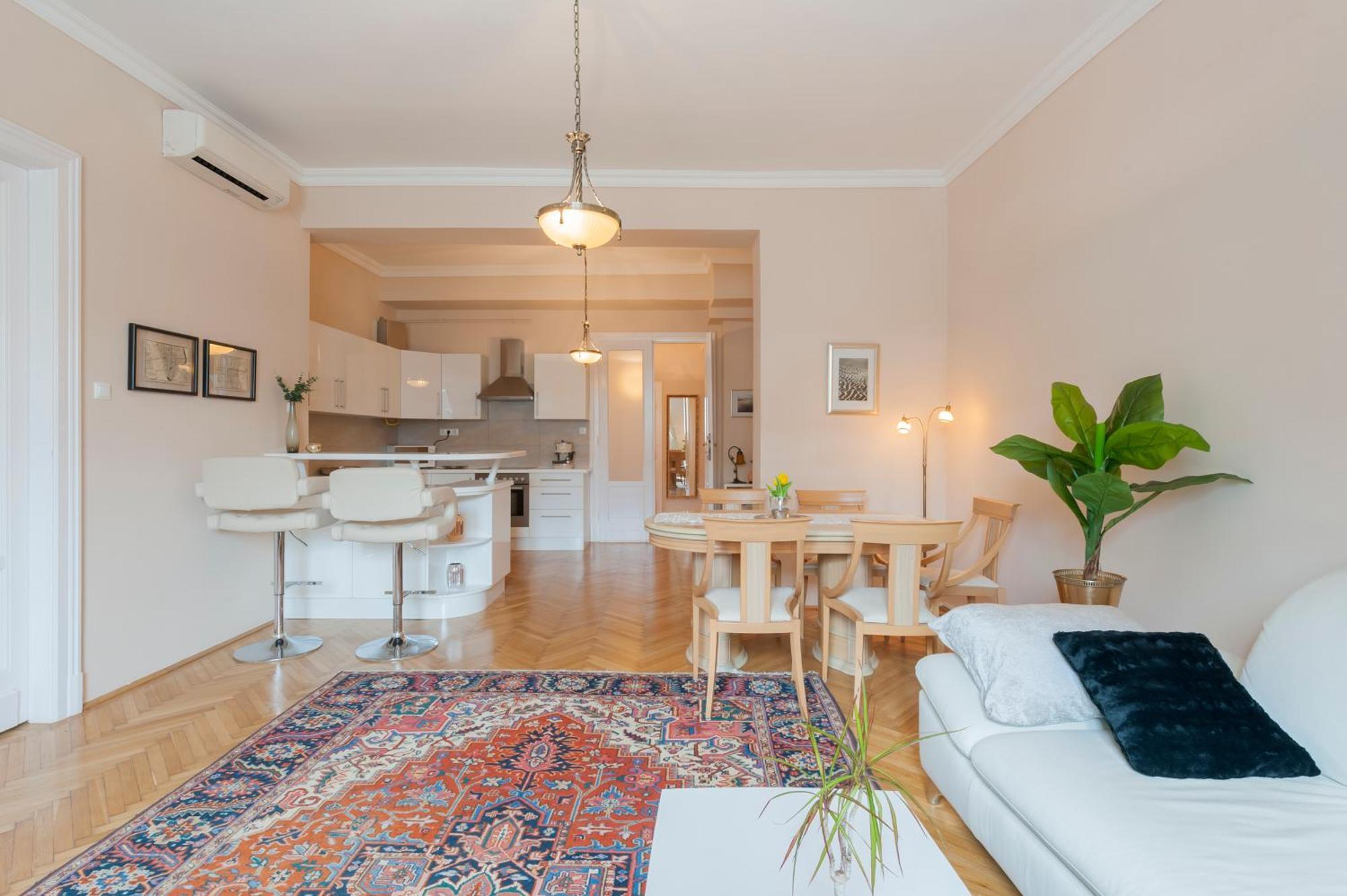 View To The Roofs Luxury Apartment With 2 Bedrooms Budapest Luaran gambar