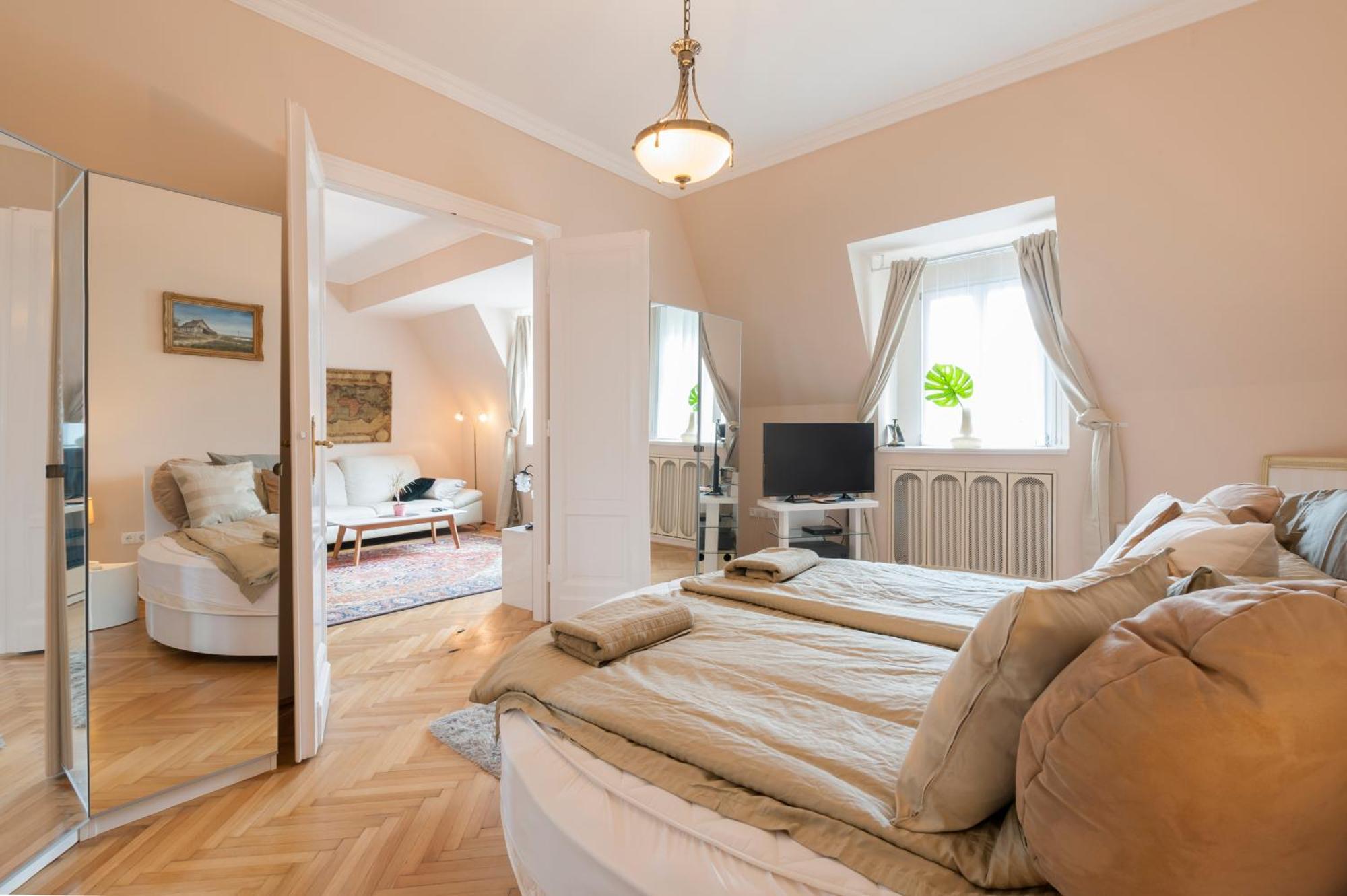 View To The Roofs Luxury Apartment With 2 Bedrooms Budapest Luaran gambar